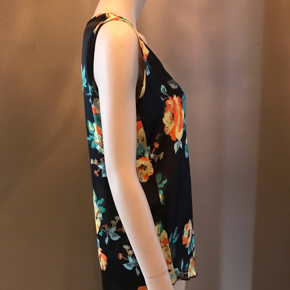 Floral tank - Picture 2 of 3